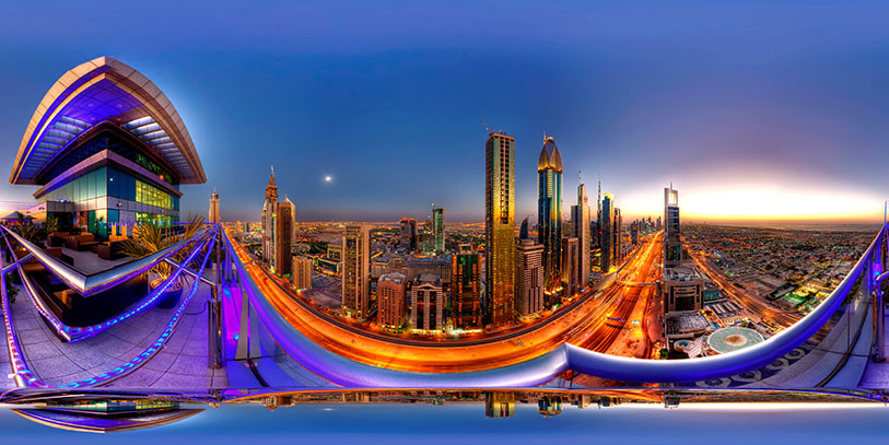 Dubai al caer la noche.