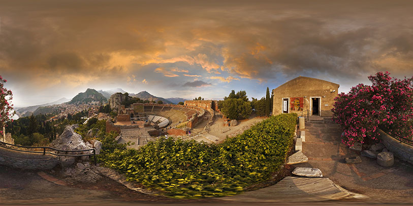 Taormina. Pinche sobre la imagen para desplegar la panorámica en 360 grados.