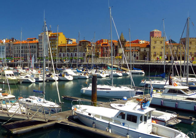 Panor�mica de la ciudad gijonense. | Fotograf�as: Turismo de Gij�n.