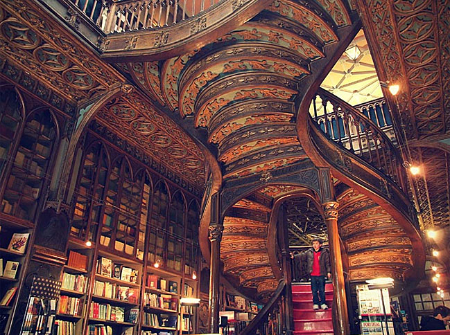 La mítica librería Lello & Irmão, una de las más antiguas del mundo. | Foto: P. Osuna